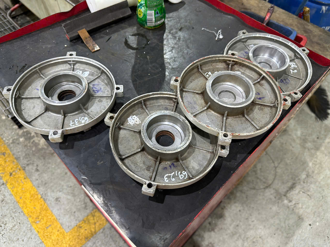 Sửa chữa nắp động cơ