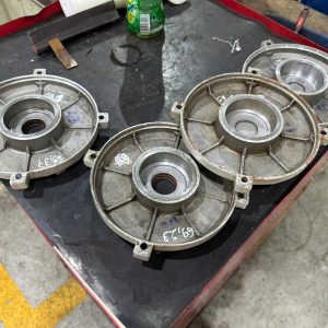 Sửa chữa nắp động cơ bị hư hỏng vị trí lắp vòng bi