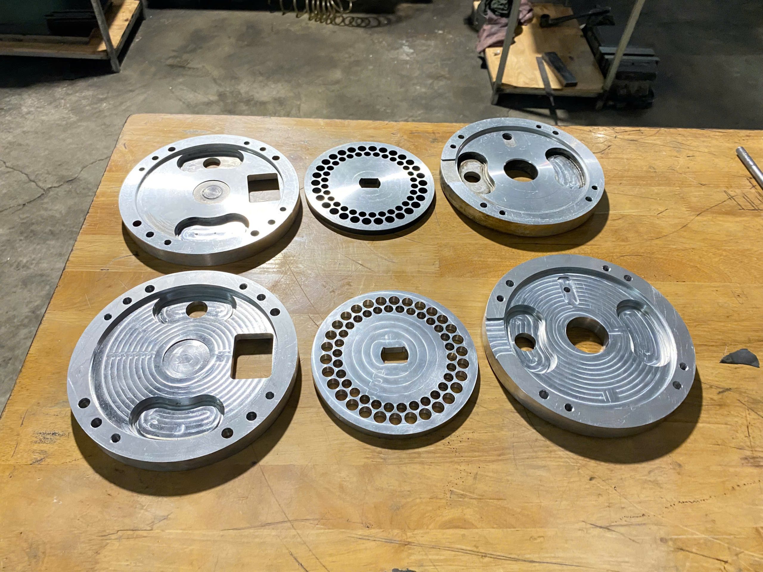 Gia công Hộp bơm dầu định lượng